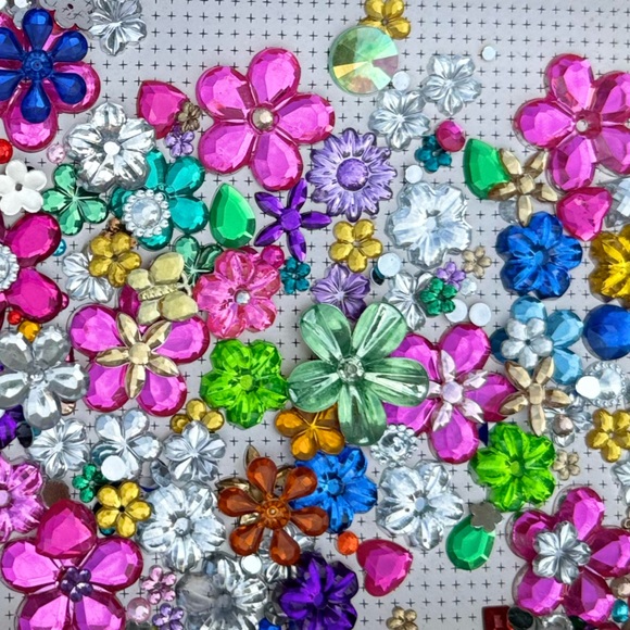 MAKERS MATERIALS MARKET Other - 200+ JEWELS LARGE MED SM GEMS SPARKLES FLAT BACKS MIXED LOT DIY CRAFTING BULK